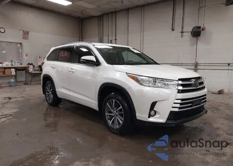 2018 Toyota Highlander Xle z USA, uszkodzony, nr VIN 5TDJZRFH6JS878784